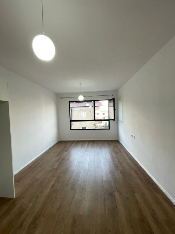 Jepet me qira apartament 2+1 në Kamëz