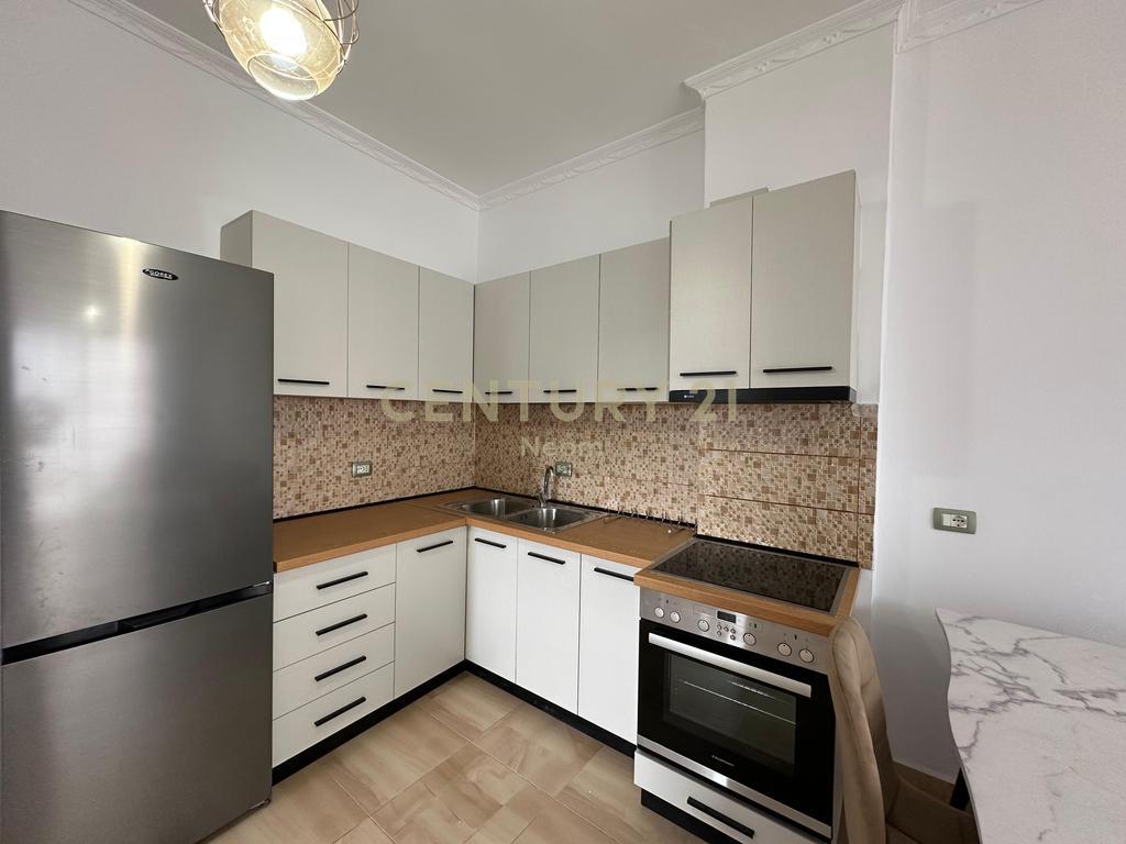 AFFITTASI APPARTAMENTO 3+1+ POSTO AUTO