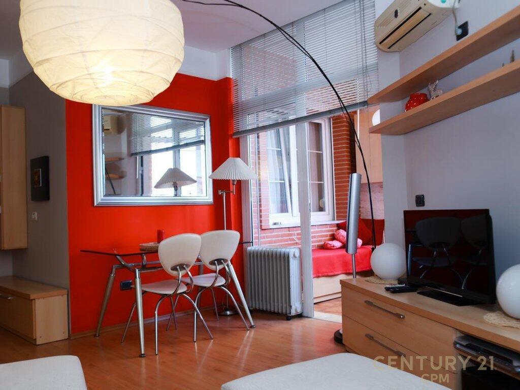 🏙 Appartamento moderno 1+1 in affitto – Zona 9-Katëshët, a soli 300 m da Piazza Skanderbeg