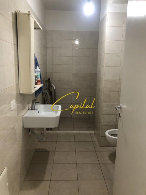 VENDESI APPARTAMENTO 1+1 VIA SIRI KODRA 110.000 EURO