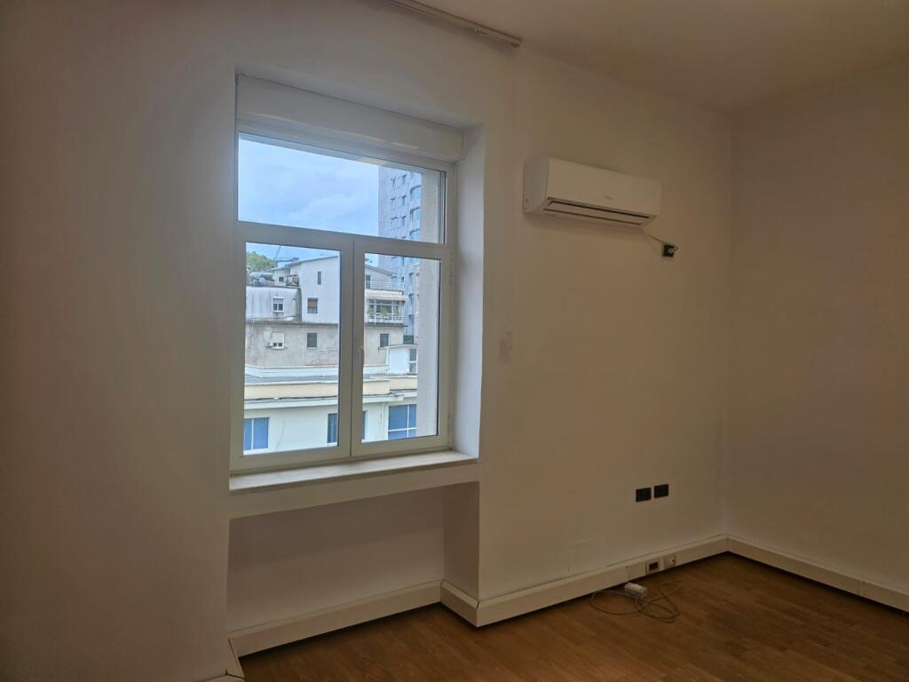 Business unit for rent for office Opposite the Pyramid, near the Twin Towers