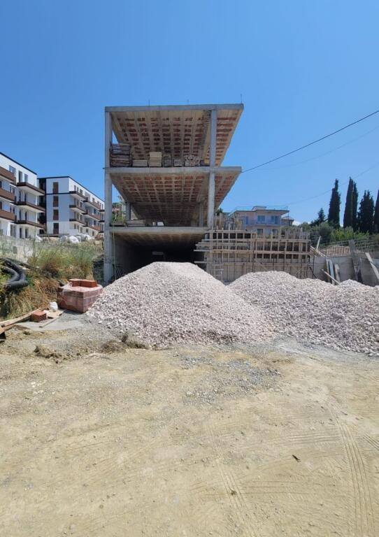 🏘Ville di lusso in vendita con vista mare, sulla collina di Golem, zona strutturata con residenze di ville di lusso
