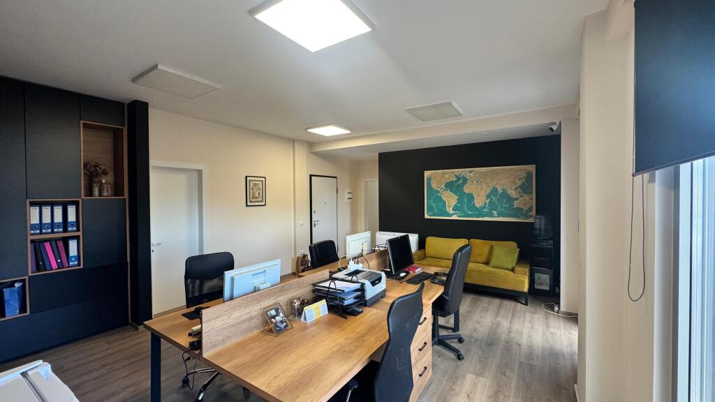 BUSINESS PREMISES FOR RENT 166 M2 KAVAJES ROAD 2,200 EURO
