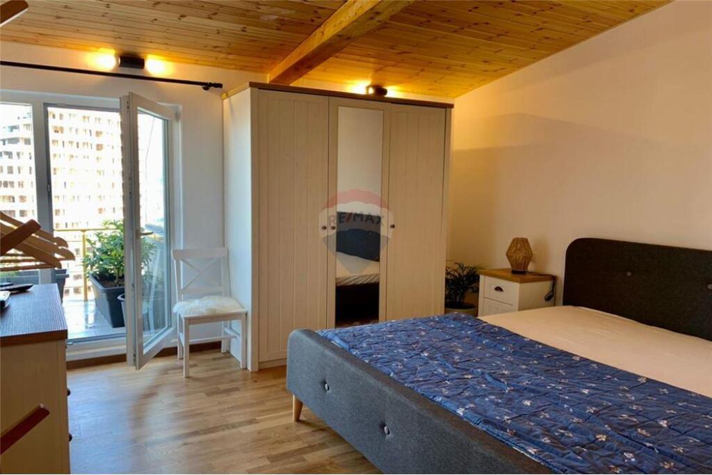 PENTHOUSE 2+1+2 PARKING SPACES FOR SALE NEAR THE LAKE
