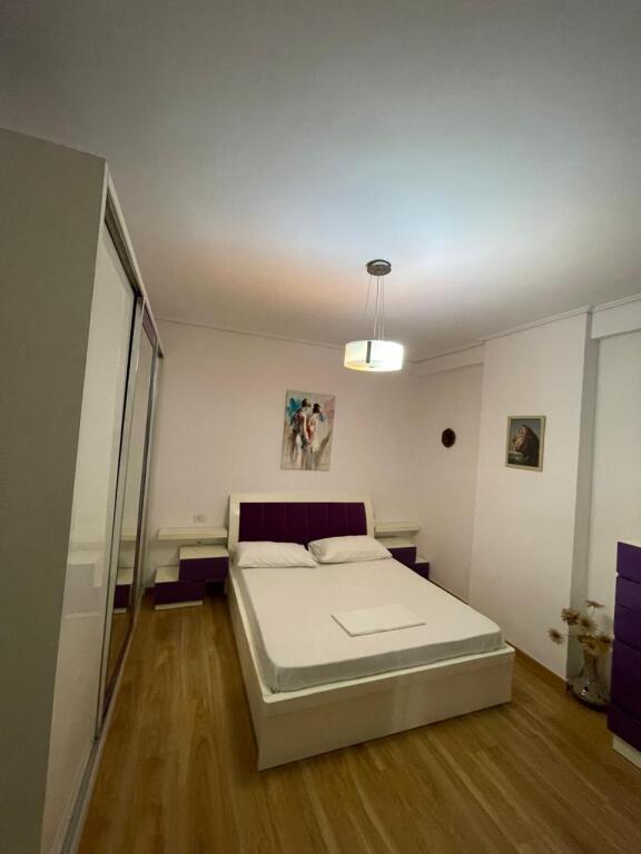 Jepet me Qera Super 2+1 ne Astir , Afer Bohemit