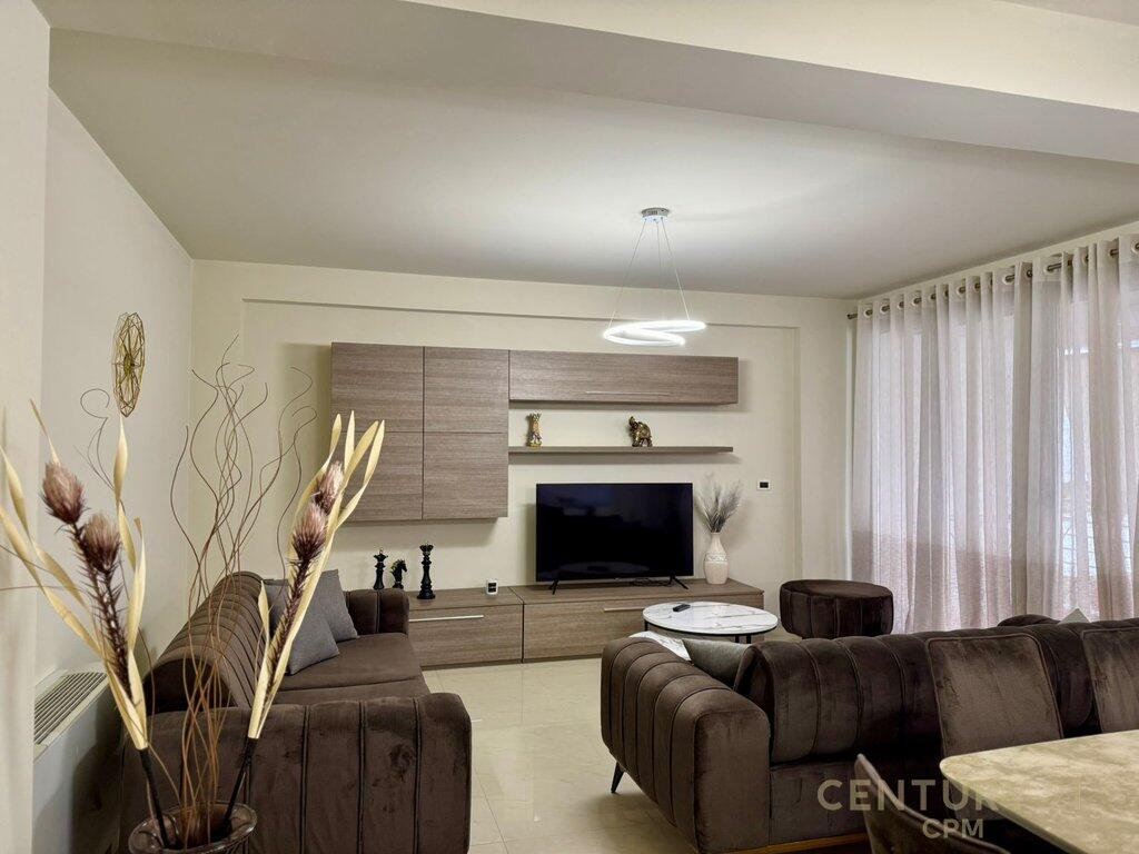 🏡 Modern Apartment 3+1 with Parking – For Rent in the “NOBIS” Complex, Tirana Lake
