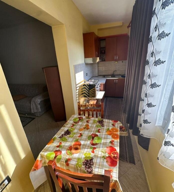 Affitto, Ingresso privato, 1+1 Shkozë, 250 Euro/mese