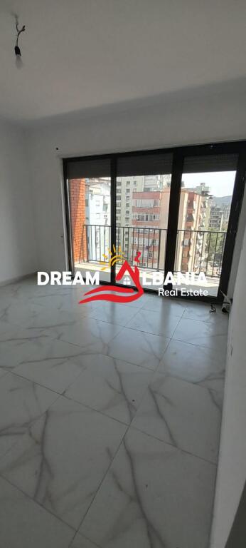 Ambient Biznesi/Zyre me Qera ne Myslym Shyr, prane Gjykates ne Tirane (ID 42611332)