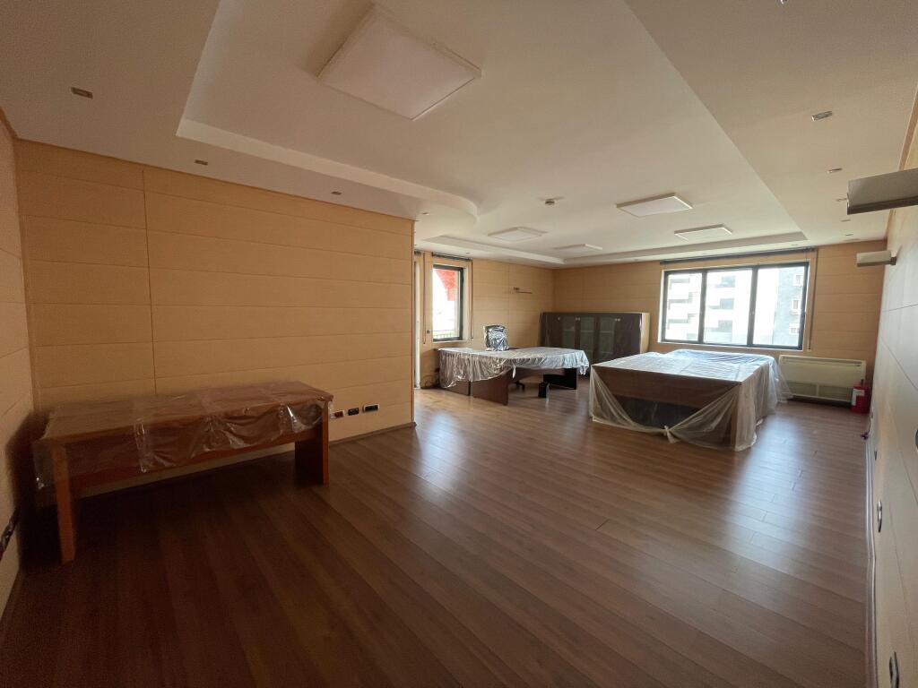 AMBIENT KLINIKE ME QERA PRANE KOMUNES PARISIT