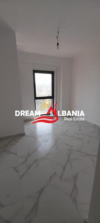 Ambient Biznesi/Zyre me Qera ne Myslym Shyr, prane Gjykates ne Tirane (ID 42611332)