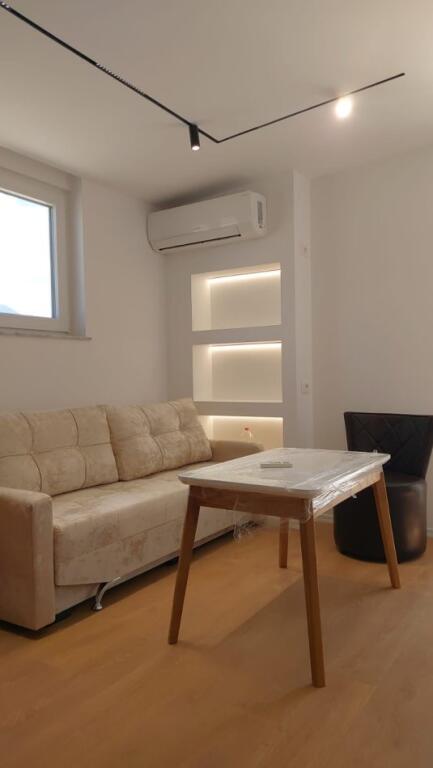 Appartamento 1+1+1 Balcone In Affitto