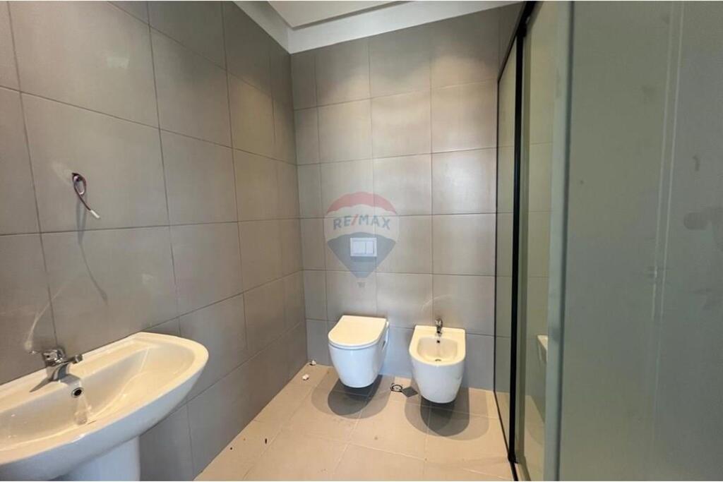 Apartament 2+1+2 per qira tek Pazari i Ri!