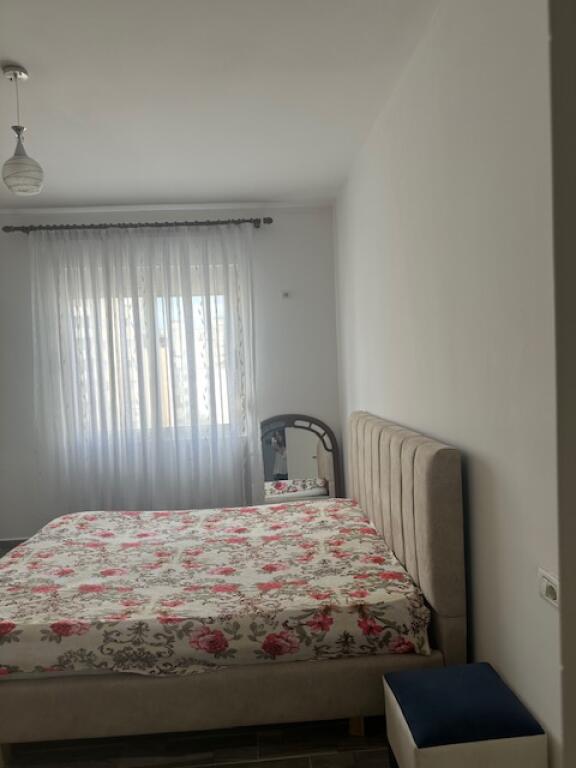 Affittasi 1+1 ad Astir per 400