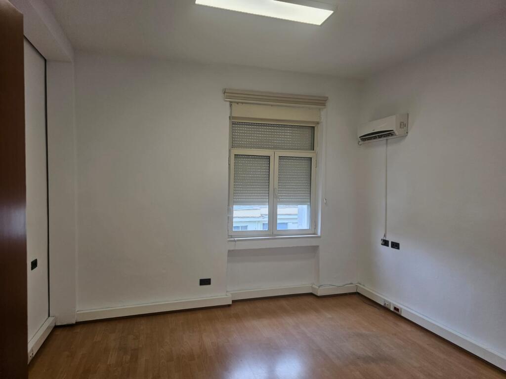 Business unit for rent for office Opposite the Pyramid, near the Twin Towers