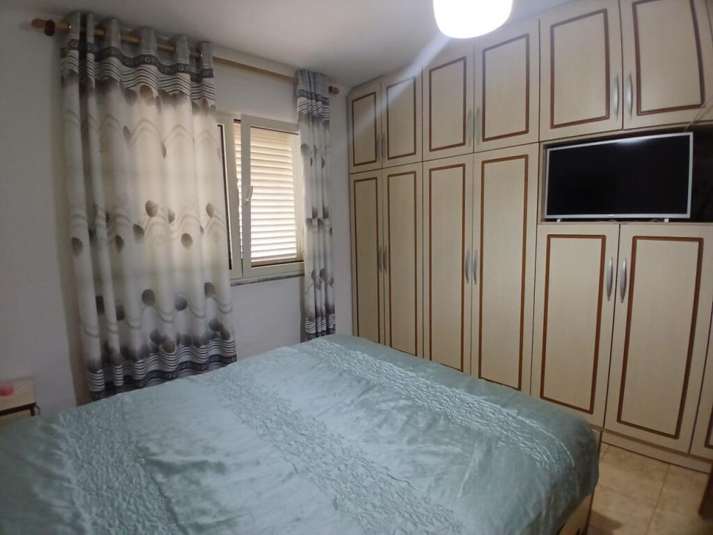 Shitet apartament  2+1+2tualet ne Laprake