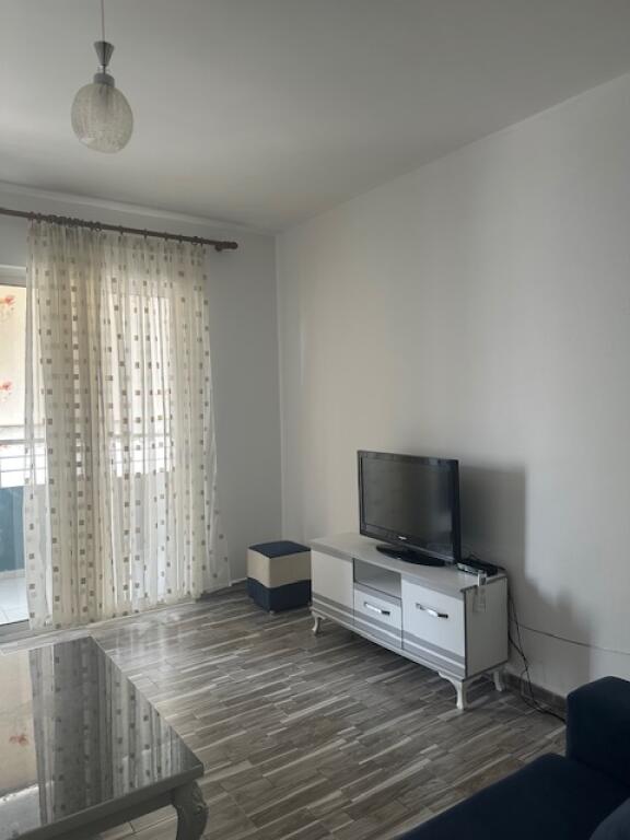 Affittasi 1+1 ad Astir per 400