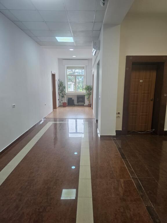 Business unit for rent for office Opposite the Pyramid, near the Twin Towers