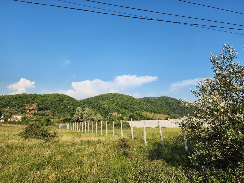 🟤 Shitet Tokë 4000m² Vishnje - Femra 100 📍) 265,000€ - Vendodhje Strategjike 🟢