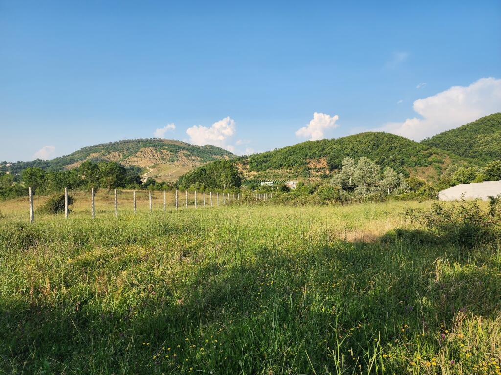 🟤 Shitet Tokë 4000m² Vishnje - Femra 100 📍) 265,000€ - Vendodhje Strategjike 🟢