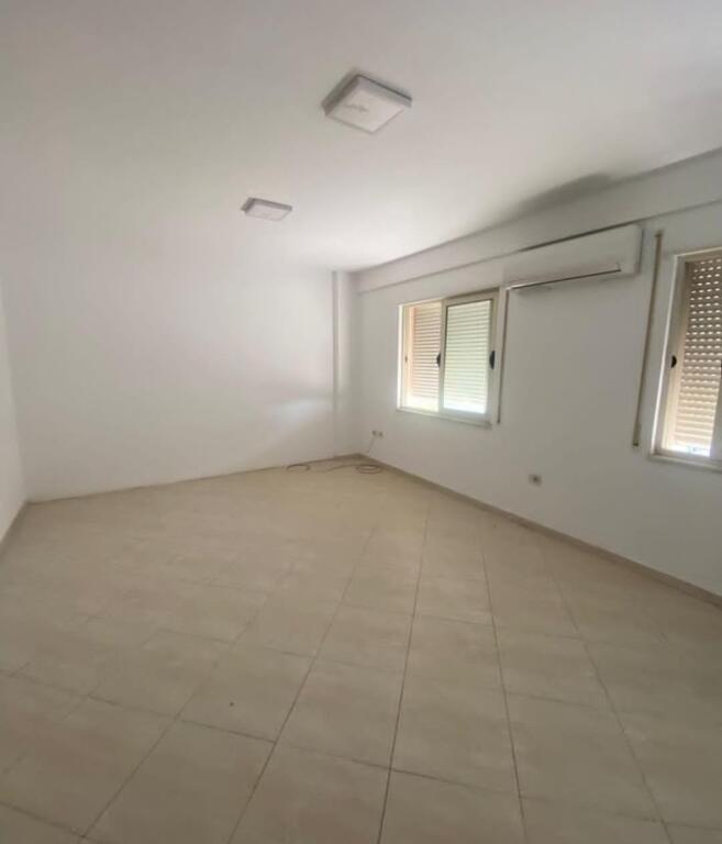 APPARTAMENTO 2+1+2 IN VENDITA A TIRANA! ○ Posizione: Via Jordan Misja