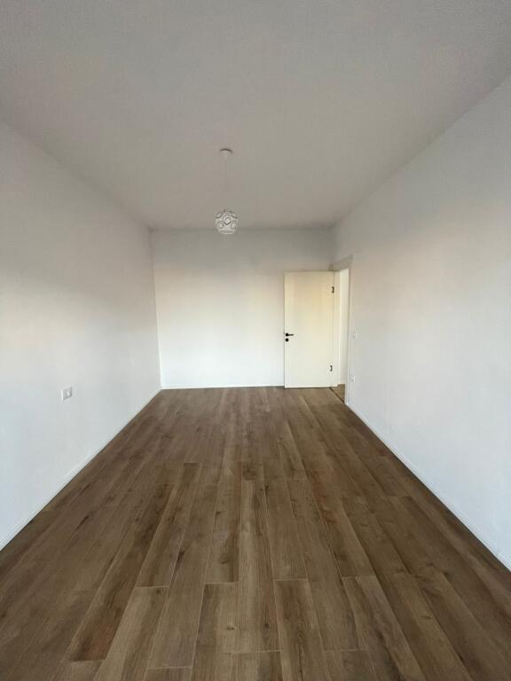 Jepet me qira apartament 2+1 në Kamëz