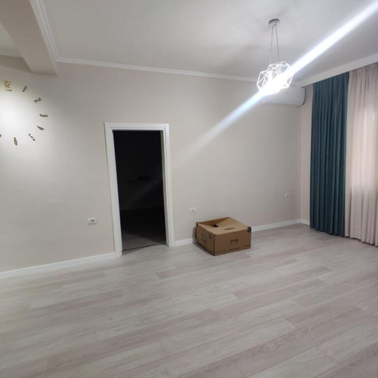 Office for rent 3+1 at 21 Dhjetori (ID BZ2654) Tirane