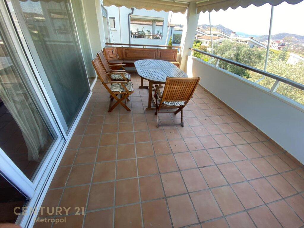 🏡 Villa indipendente con giardino in affitto – Long Hill Residence