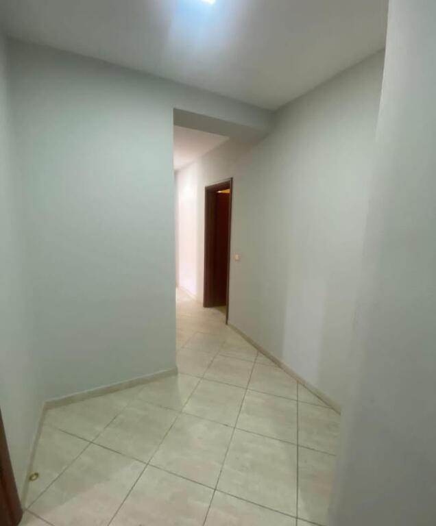 APPARTAMENTO 2+1+2 IN VENDITA A TIRANA! ○ Posizione: Via Jordan Misja