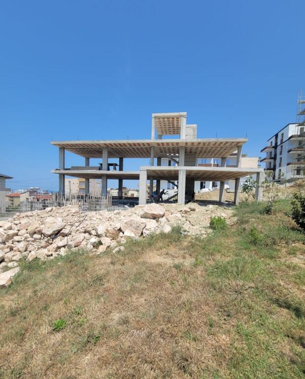 🏘Ville di lusso in vendita con vista mare, sulla collina di Golem, zona strutturata con residenze di ville di lusso