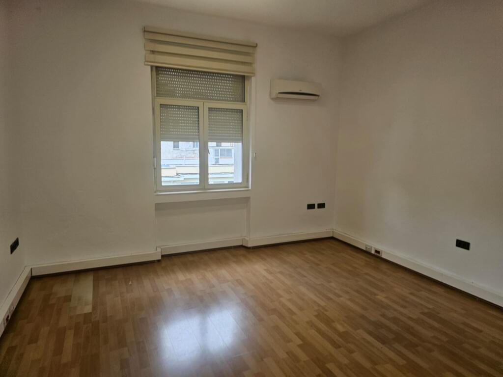 Business unit for rent for office Opposite the Pyramid, near the Twin Towers