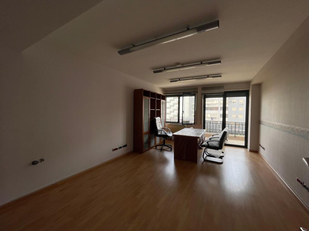 AMBIENT KLINIKE ME QERA PRANE KOMUNES PARISIT