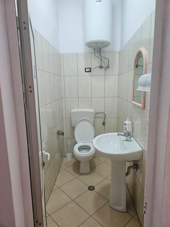 Business unit for rent for office Opposite the Pyramid, near the Twin Towers