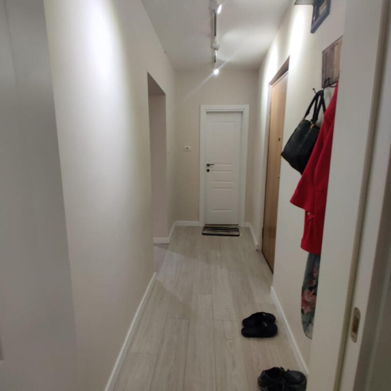 Office for rent 3+1 at 21 Dhjetori (ID BZ2654) Tirane