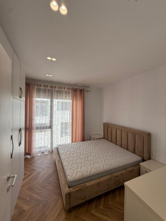 Apartament me qira 2+1 tek Liqeni i thate