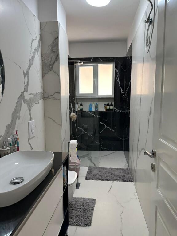 Jepet me qera Apartamenti 2+1+1, prane Vila L 2, Astir