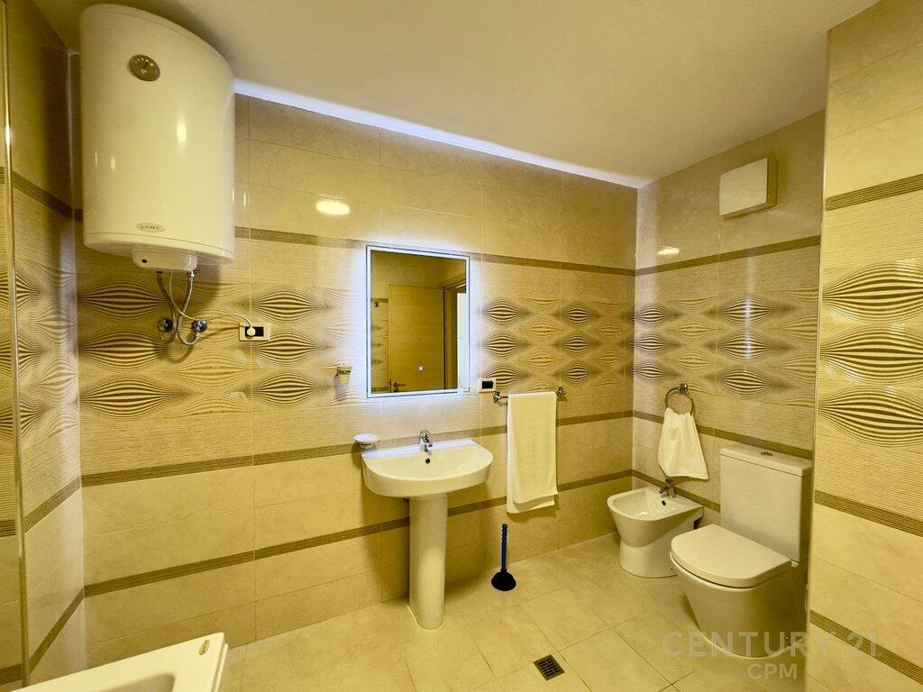 🏡 Modern Apartment 3+1 with Parking – For Rent in the “NOBIS” Complex, Tirana Lake