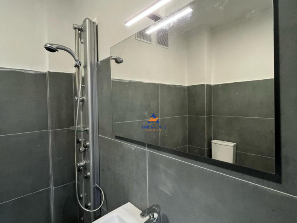 LOCALE COMMERCIALE IN AFFITTO 230M2 "A PASKUQAN" 800 EURO.