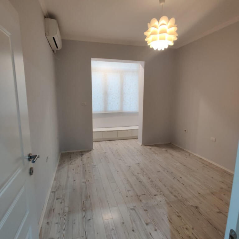 Office for rent 3+1 at 21 Dhjetori (ID BZ2654) Tirane