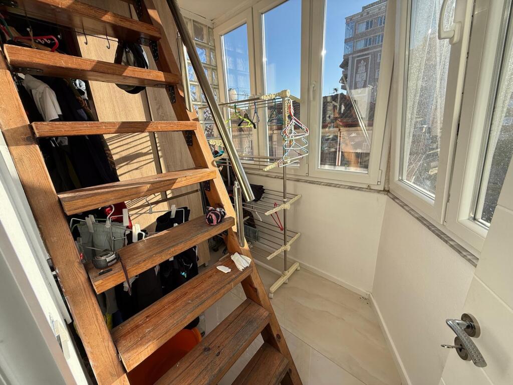 RENT Tirana Center     📍At the post office, Dollar  💶 Price 1000 euros per month