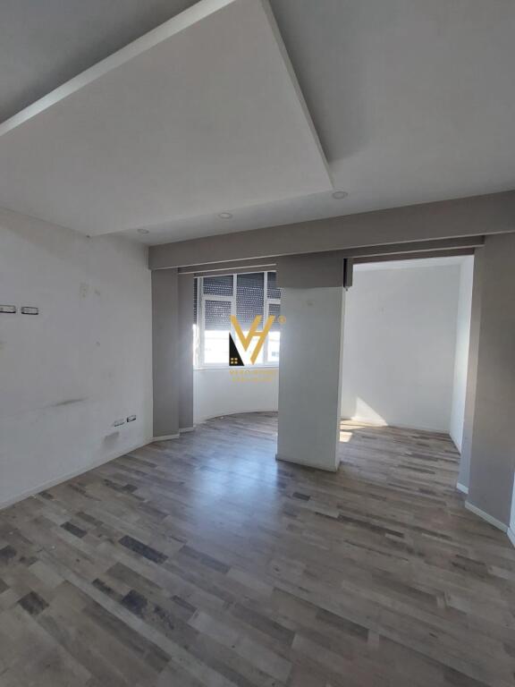 OFFICE 110 M2 FOR RENT AT WILLSON SQUARE 1,400 EURO