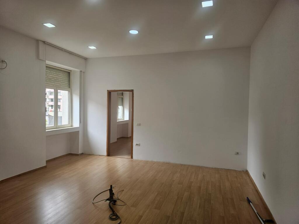 Business unit for rent for office Opposite the Pyramid, near the Twin Towers