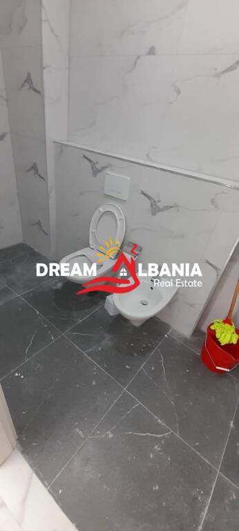 Ambient Biznesi/Zyre me Qera ne Myslym Shyr, prane Gjykates ne Tirane (ID 42611332)