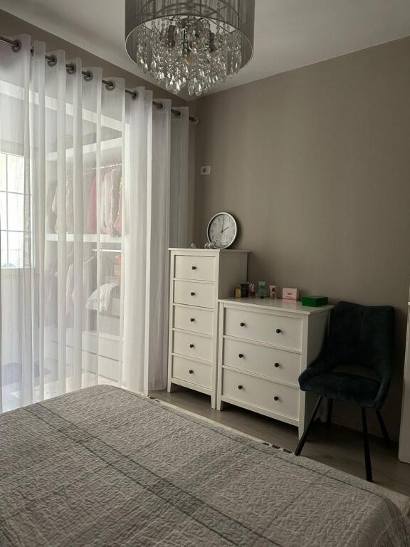 Jepet me qera Apartamenti 2+1+1, prane Vila L 2, Astir