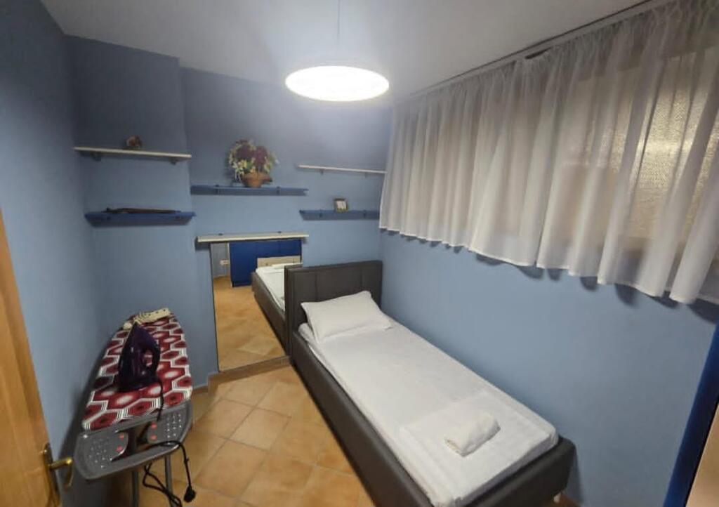 JEPET ME QIRA APARTAMENT 2+1 te 5 Maji, pranë Qendrës Condor