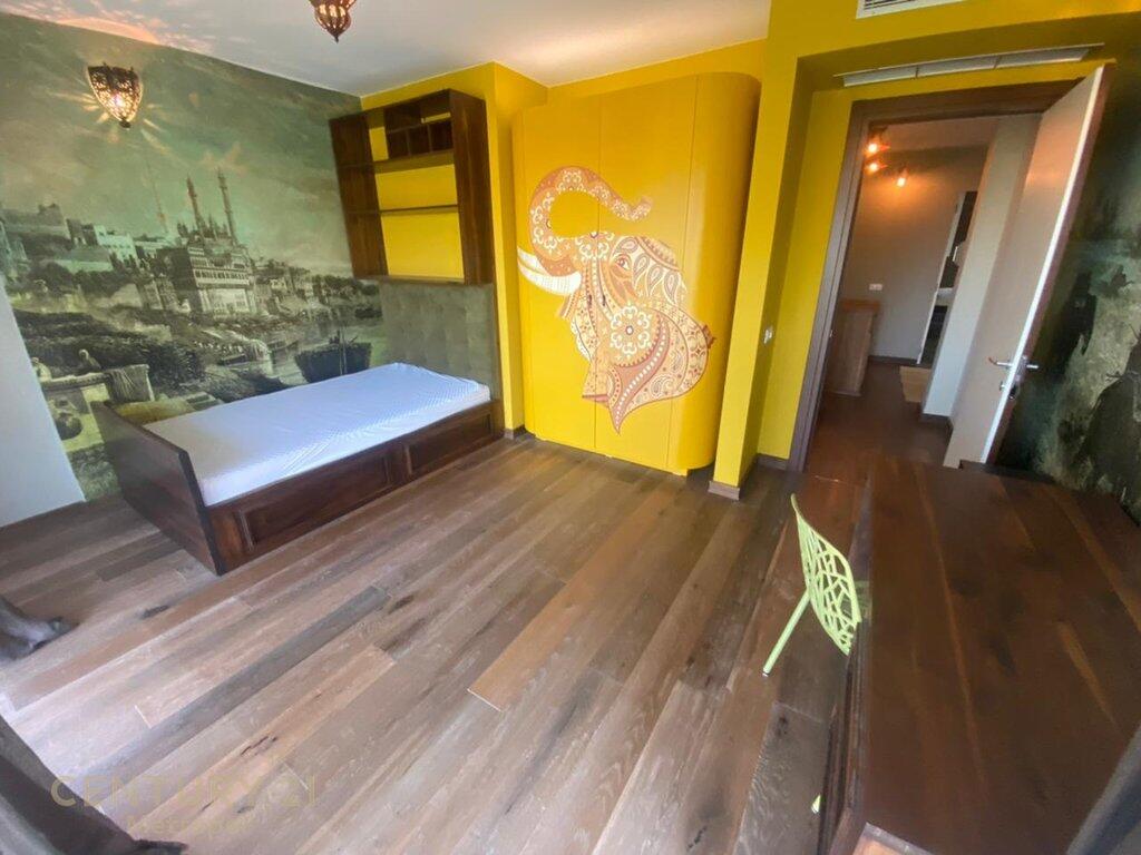 🏡 Villa indipendente con giardino in affitto – Long Hill Residence