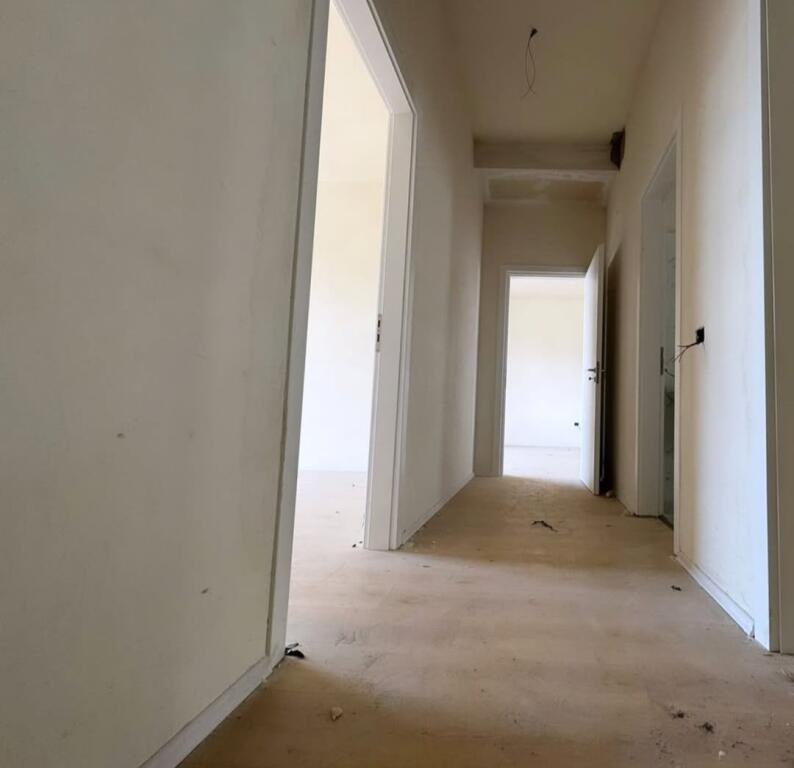 VASIL SHANTO, The most beautiful building in the area, for sale: Apartment 2+1+2 bathrooms