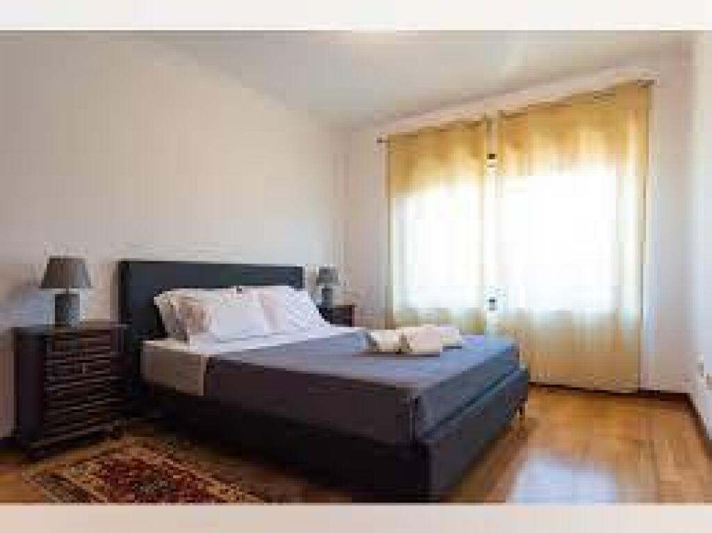 Apartament me qera 2+1 tek 21 Dhjetori (ID B221336) Tirane