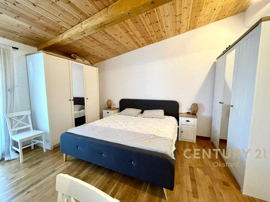 🏡 Appartamento 2+1+2 con Veranda e 2 Posti Auto in Vendita – Vicino al Giardino Zoologico/Botanico, Tirana