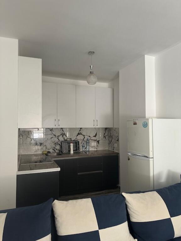 Affittasi 1+1 ad Astir per 400
