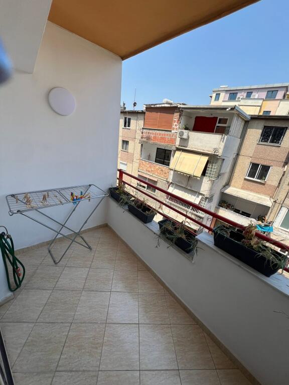 Appartamento 1+1 In Affitto Vicino al Palazzo con Freccia